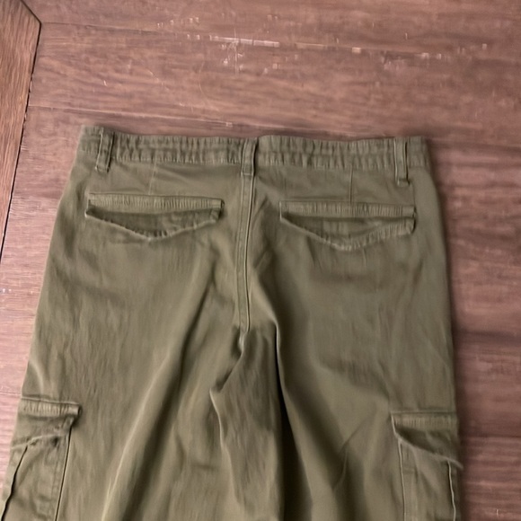 Refuge Cargo pants in a size large. - Picture 6 of 6